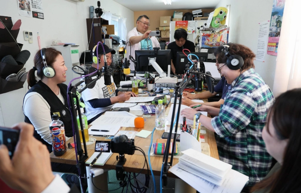 Members of a group working for the reconstruction of the Machinomachi district of Wajima, Ishikawa Prefecture, attend training for the opening of a temporary disaster broadcasting station, in Onagawa, Miyagi Prefecture, on May 16. Members of a group working for the reconstruction of the Machinomachi district of Wajima, Ishikawa Prefecture, attend training for the opening of a temporary disaster broadcasting station, in Onagawa, Miyagi Prefecture, on May 16.