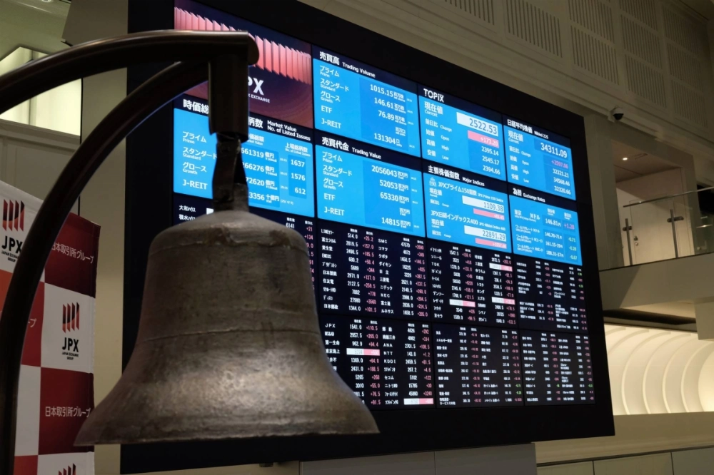 Many Japanese firms are delisting their shares from the Tokyo Stock Exchange under the  bourse’s broad push to make the market more appealing for foreign investors by ensuring that listed companies offer high shareholder returns. Many Japanese firms are delisting their shares from the Tokyo Stock Exchange under the  bourse’s broad push to make the market more appealing for foreign investors by ensuring that listed companies offer high shareholder returns.