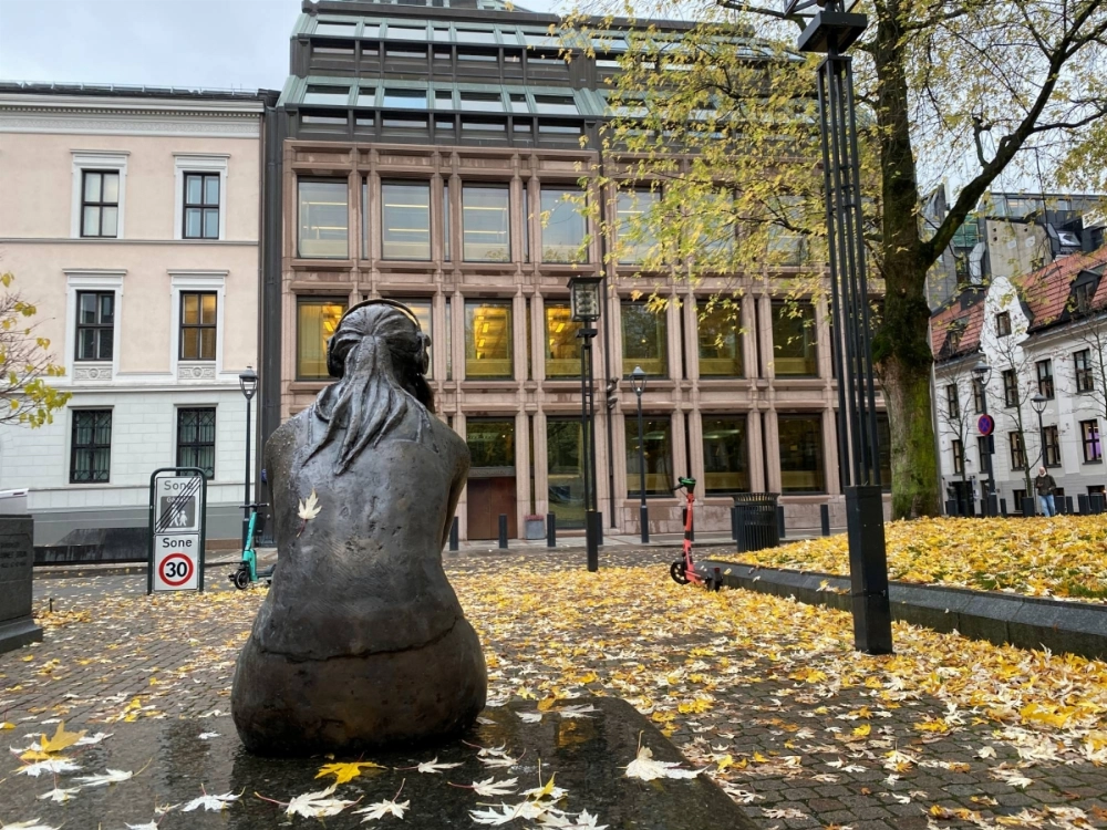 Norway's central bank in Oslo. The krone slid roughly 1% against the dollar and the euro after a rate cut. Norway's central bank in Oslo. The krone slid roughly 1% against the dollar and the euro after a rate cut.
