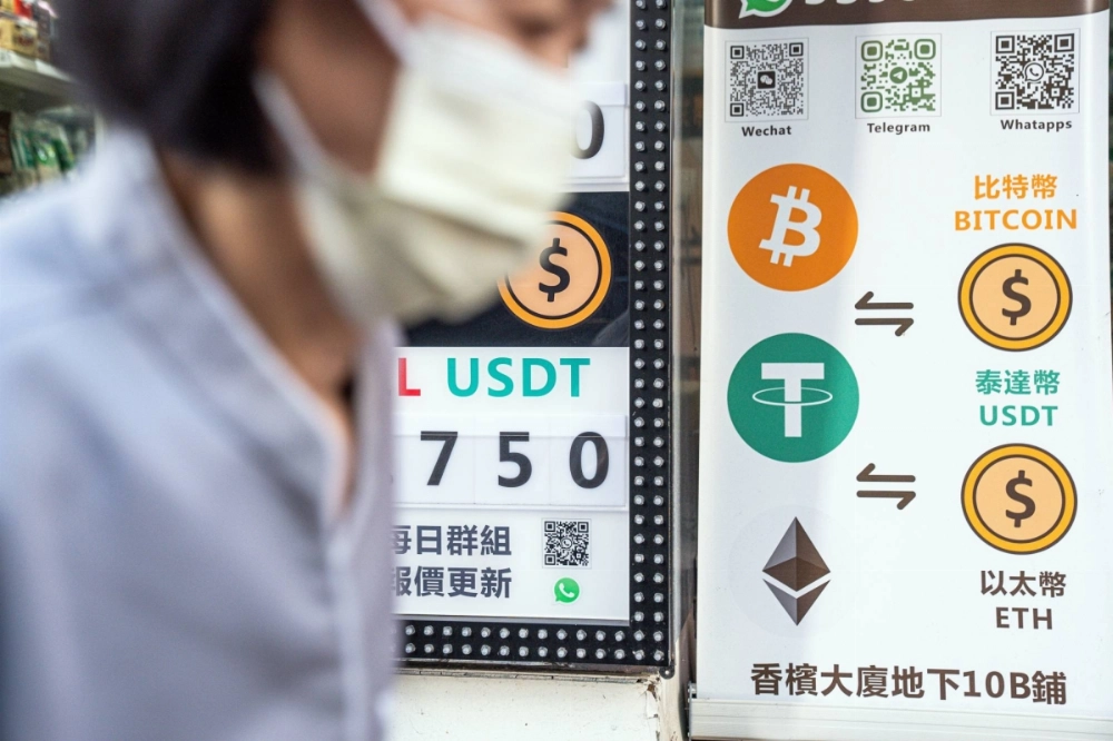 China is preparing to counter the rising threat of U.S.-backed digital dollars by leveraging its powerful e-commerce firms and Hong Kong’s crypto-friendly financial system to promote stablecoins tied to local currencies. China is preparing to counter the rising threat of U.S.-backed digital dollars by leveraging its powerful e-commerce firms and Hong Kong’s crypto-friendly financial system to promote stablecoins tied to local currencies.