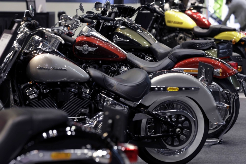 The Fair Trade Commission is mulling a surcharge of some ¥200 million on Harley-Davidson Japan over abusing a superior bargaining position, in violation of the antimonopoly law. The Fair Trade Commission is mulling a surcharge of some ¥200 million on Harley-Davidson Japan over abusing a superior bargaining position, in violation of the antimonopoly law.