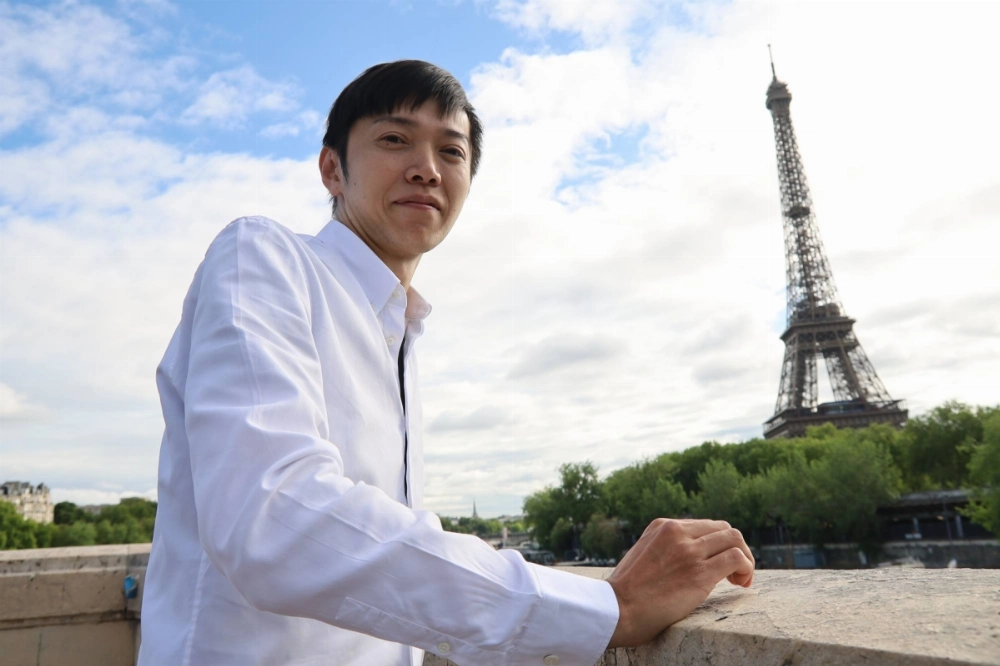 Shintaro Awa is the new head chef of L'Ambroisie in Paris, replacing the legendary Bernard Pacaud, who helmed the restaurant for more than four decades. Shintaro Awa is the new head chef of L'Ambroisie in Paris, replacing the legendary Bernard Pacaud, who helmed the restaurant for more than four decades.