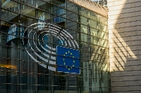 In the European Parliament, the plan for urgent consideration of the greenhouse gas reduction law aimed at cutting emissions 90% by 2040 from 1990 levels was backed by the Socialists & Democrats, Renew and Greens. | Bloomberg