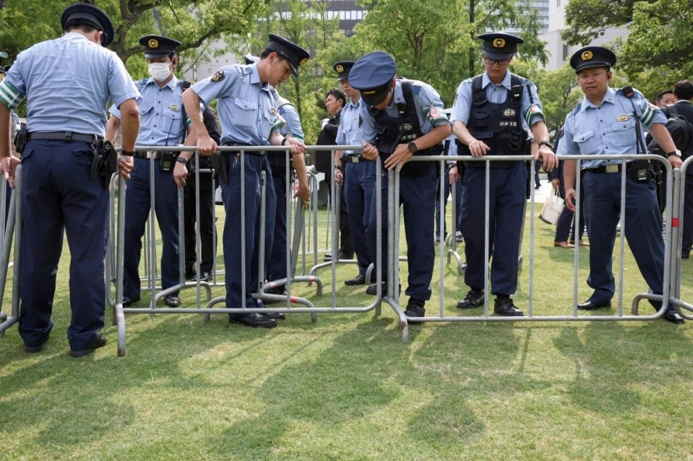 Police check the area before Prime Minister Shigeru Ishiba gives a speech in Kobe on July 3 to kick off campaigning for the July 20 Upper House election. Police check the area before Prime Minister Shigeru Ishiba gives a speech in Kobe on July 3 to kick off campaigning for the July 20 Upper House election.