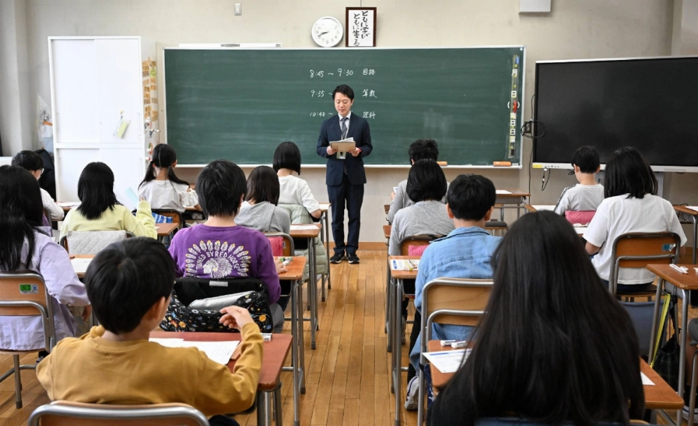 The correct answer rate for the Japanese language section on a national test dropped to 67.0% from 67.8% the previous year among elementary school sixth-graders. The correct answer rate for the Japanese language section on a national test dropped to 67.0% from 67.8% the previous year among elementary school sixth-graders.
