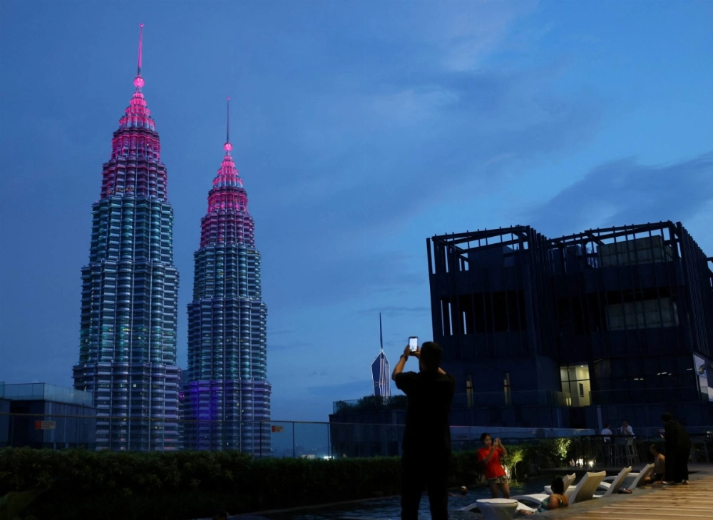 Effective immediately, individuals and companies must notify Kuala Lumpur at least 30 days prior to exporting or shipping high-performance U.S. artificial intelligence chips. Effective immediately, individuals and companies must notify Kuala Lumpur at least 30 days prior to exporting or shipping high-performance U.S. artificial intelligence chips.