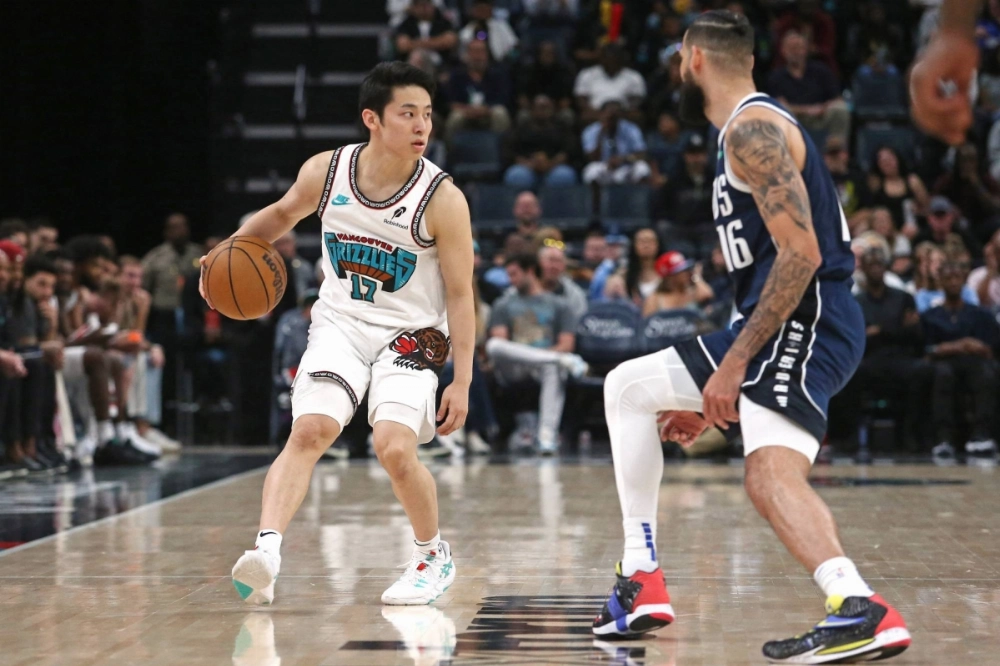Grizzlies guard Yuki Kawamura during a game on April 13 Grizzlies guard Yuki Kawamura during a game on April 13