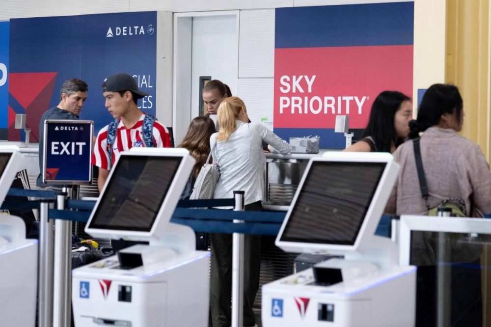 Delta Air Lines last week reported a 5% year-on-year jump in its second-quarter premium ticket revenue, compared to a 5% decline in main cabin revenue. Delta Air Lines last week reported a 5% year-on-year jump in its second-quarter premium ticket revenue, compared to a 5% decline in main cabin revenue.