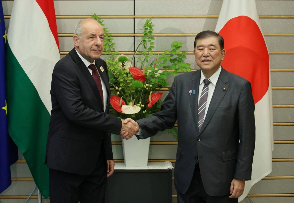 Prime Minister Shigeru Ishiba meets with Hungarian President Tamas Sulyok in Tokyo on May 22. Prime Minister Shigeru Ishiba meets with Hungarian President Tamas Sulyok in Tokyo on May 22.