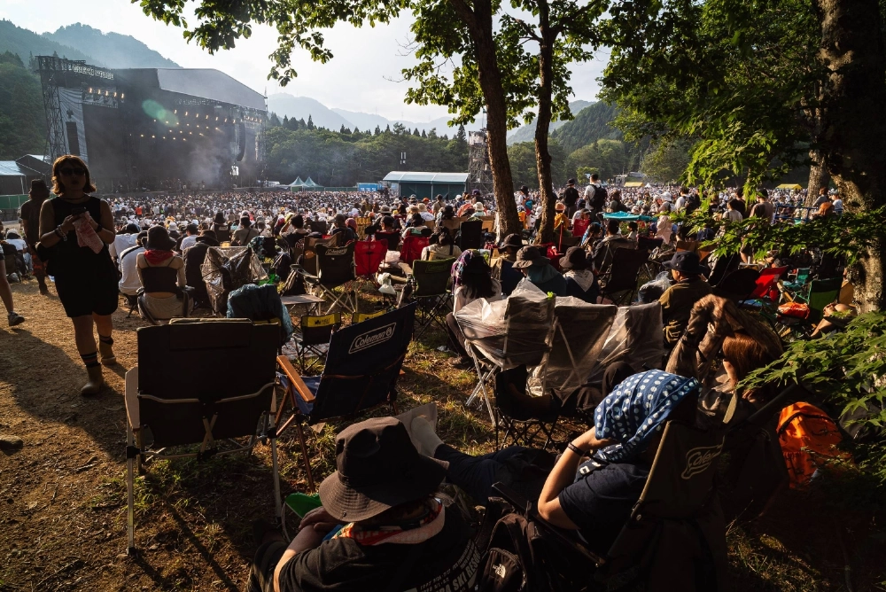 This year, Fuji Rock Festival's ticket sales were the strongest they have been since the COVID-19 pandemic, with overseas ticket buyers accounting for roughly 10% of all sales. This year, Fuji Rock Festival's ticket sales were the strongest they have been since the COVID-19 pandemic, with overseas ticket buyers accounting for roughly 10% of all sales.