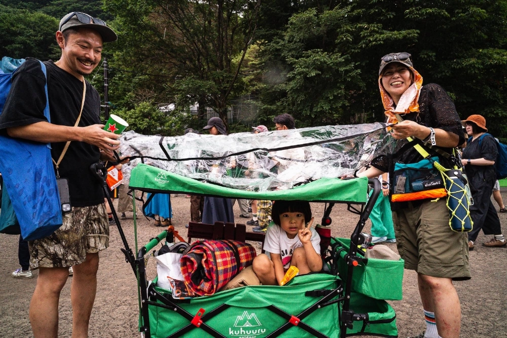 Kid carts and strollers were a common sight at the Fuji Rock Festival this year. Kid carts and strollers were a common sight at the Fuji Rock Festival this year.