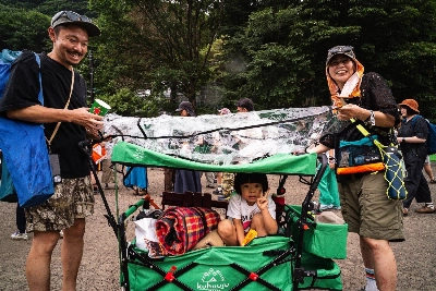 Kid carts and strollers were a common sight at the Fuji Rock Festival this year. Kid carts and strollers were a common sight at the Fuji Rock Festival this year.
