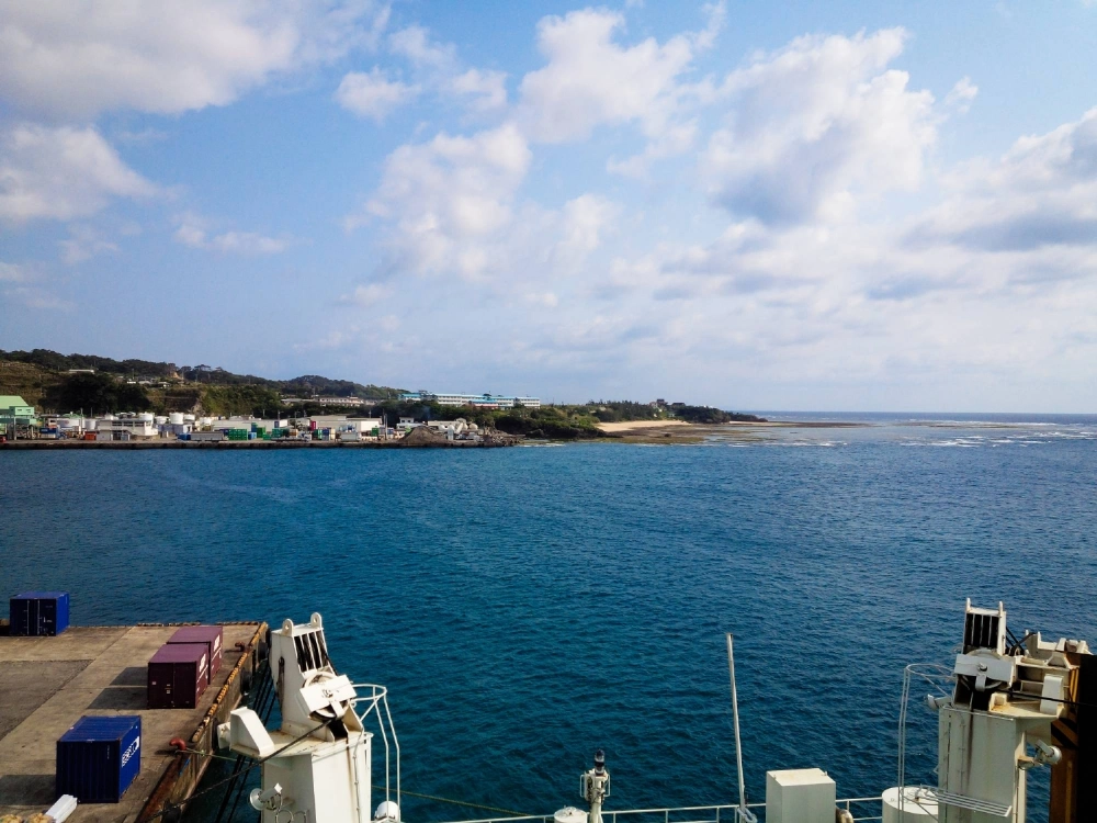 Tokunoshima, Kametoku New Port. A coast guard patrol boat spotted the Taiwanese vessel conducting the suspicious activity at a point some 335 kilometers west-northwest of the island of Tokunoshima in Kagoshima Prefecture at around 3:50 p.m. Monday, according to the 10th Regional Coast Guard Headquarters. Tokunoshima, Kametoku New Port. A coast guard patrol boat spotted the Taiwanese vessel conducting the suspicious activity at a point some 335 kilometers west-northwest of the island of Tokunoshima in Kagoshima Prefecture at around 3:50 p.m. Monday, according to the 10th Regional Coast Guard Headquarters.