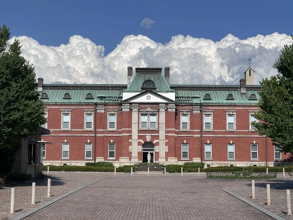 In Kyoto, the former headquarters of the Imperial Japanese Army's 16th Division is now the home of the Kyoto Seibo Gakuin school, one of the city's several remaining signs of World War II. In Kyoto, the former headquarters of the Imperial Japanese Army's 16th Division is now the home of the Kyoto Seibo Gakuin school, one of the city's several remaining signs of World War II.