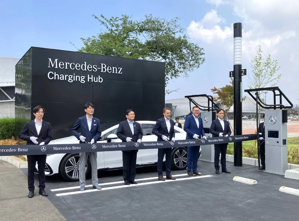 Mercedes-Benz Japan opens its first 150-kilowatt fast-charging station in a park in Chiba in July. Mercedes-Benz Japan opens its first 150-kilowatt fast-charging station in a park in Chiba in July.