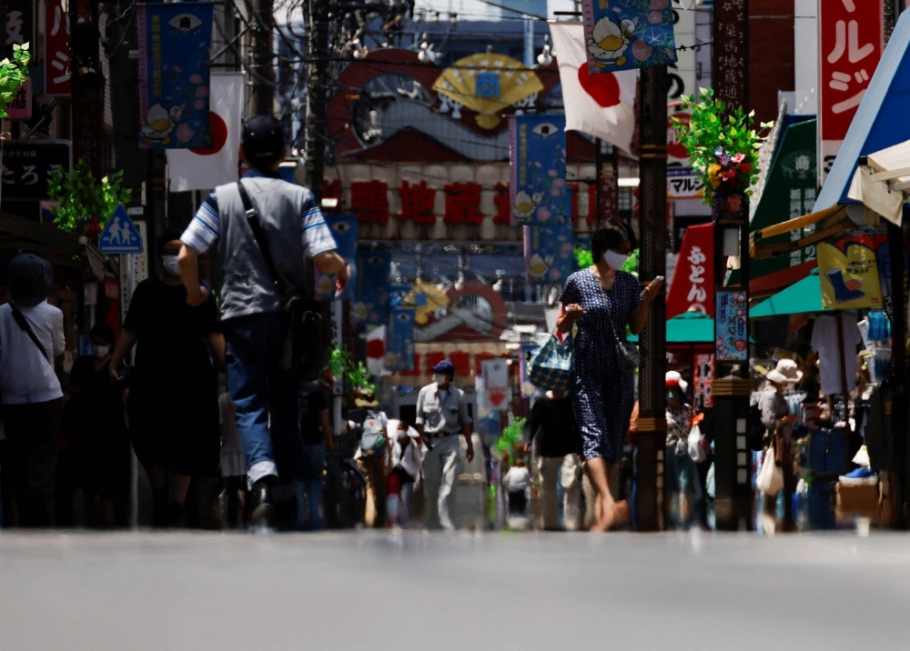 Summers in Japan have grown hotter and hotter, and people have had to spend more money as a result. Summers in Japan have grown hotter and hotter, and people have had to spend more money as a result.