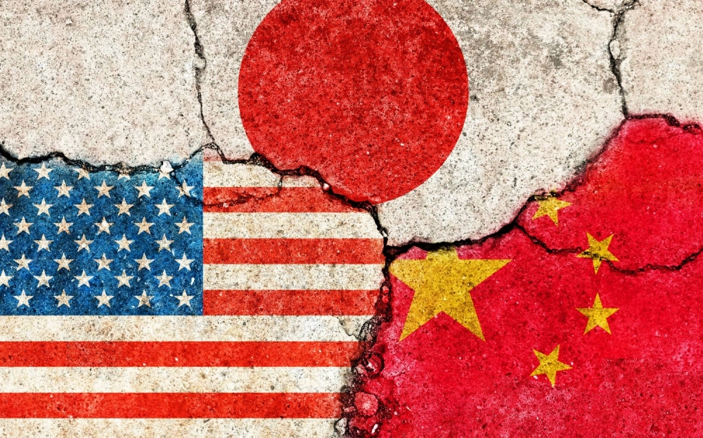 Japan faces a strategic dilemma between an unreliable U.S. security alliance and an assertive China, requiring it to pursue flexible, resilient and multilayered partnerships while avoiding dependence on either power. Japan faces a strategic dilemma between an unreliable U.S. security alliance and an assertive China, requiring it to pursue flexible, resilient and multilayered partnerships while avoiding dependence on either power.