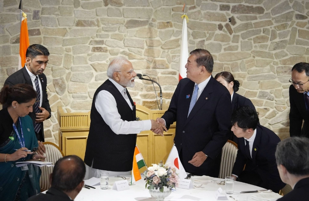 Indian Prime Minister Narendra Modi and Prime Minister Shigeru Ishiba meet in Sendai on Saturday during a trip in which they toured a chip factory belonging to Tokyo Electron.  Indian Prime Minister Narendra Modi and Prime Minister Shigeru Ishiba meet in Sendai on Saturday during a trip in which they toured a chip factory belonging to Tokyo Electron.