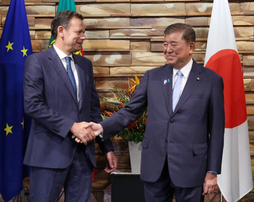 Prime Minister Shigeru Ishiba (right) meets with his Portuguese counterpart, Luis Montenegro, on Thursday in Tokyo. Prime Minister Shigeru Ishiba (right) meets with his Portuguese counterpart, Luis Montenegro, on Thursday in Tokyo.