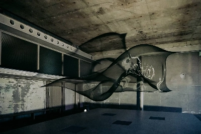 Shinji Ohmaki’s “Tokinokage” exhibited at Fuji Textile Week 2021 shows the use of fabric as art.  Shinji Ohmaki’s “Tokinokage” exhibited at Fuji Textile Week 2021 shows the use of fabric as art.