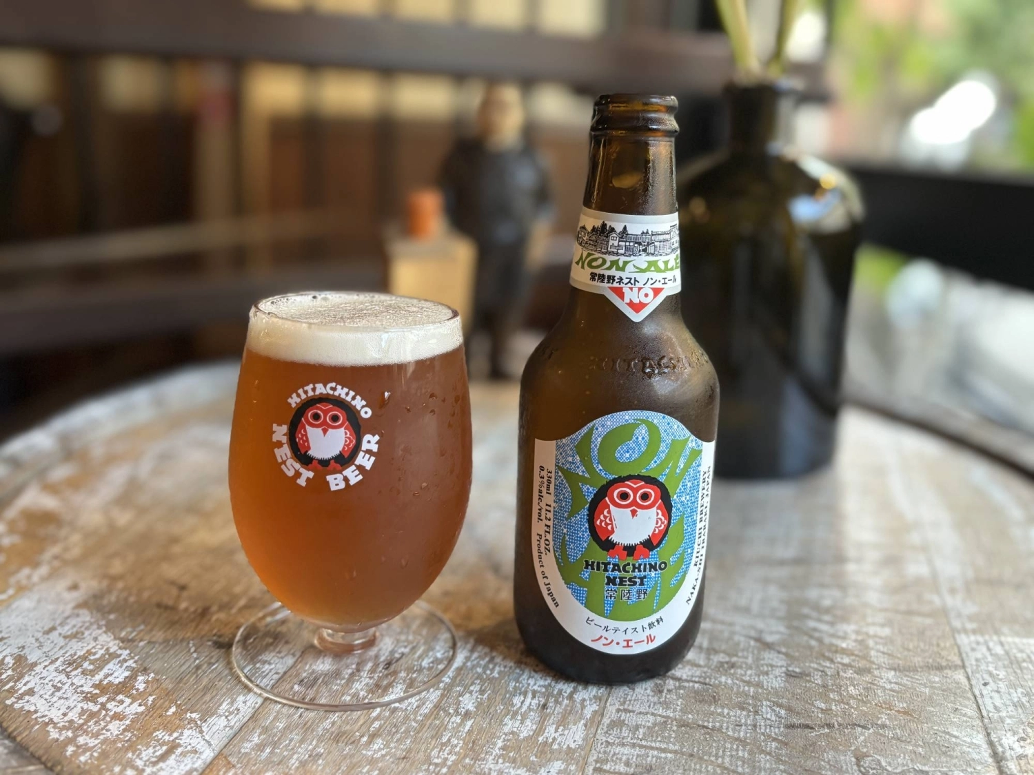 Beer Pub Ishii, a craft beer pub in Bunkyo Ward, offers Hitachino Brewing's 0.3% brew to customers looking for low-alcohol options. Beer Pub Ishii, a craft beer pub in Bunkyo Ward, offers Hitachino Brewing's 0.3% brew to customers looking for low-alcohol options.