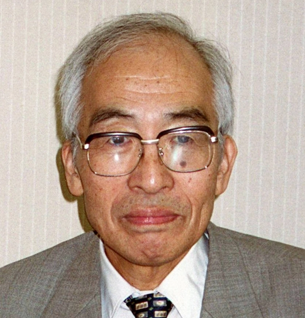 Theoretical physicist Fumitaka Sato, professor emeritus at Kyoto University and known for his work on black hole mysteries, died of bacterial pneumonia in Kyoto on Sunday.  Theoretical physicist Fumitaka Sato, professor emeritus at Kyoto University and known for his work on black hole mysteries, died of bacterial pneumonia in Kyoto on Sunday.