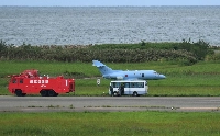An Air Self-Defense Force aircraft went off the runway at Niigata Airport on Friday.  | JIJI