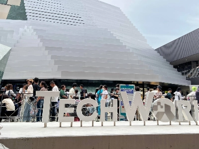 Visitors wait in line to enter the Tech World pavilion at the Osaka Expo on Thursday. Visitors wait in line to enter the Tech World pavilion at the Osaka Expo on Thursday.