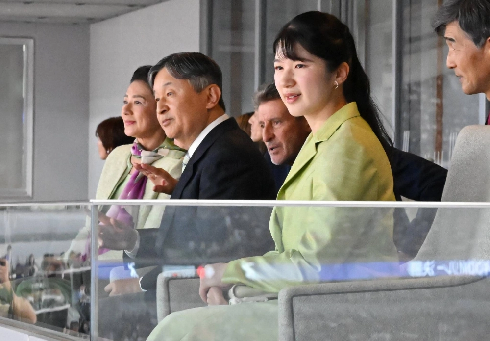 Empress Masako (left), Emperor Naruhito (center) and their daughter Princess Aiko watch the World Athletics Championships held at the National Stadium in Tokyo in September. Empress Masako (left), Emperor Naruhito (center) and their daughter Princess Aiko watch the World Athletics Championships held at the National Stadium in Tokyo in September.