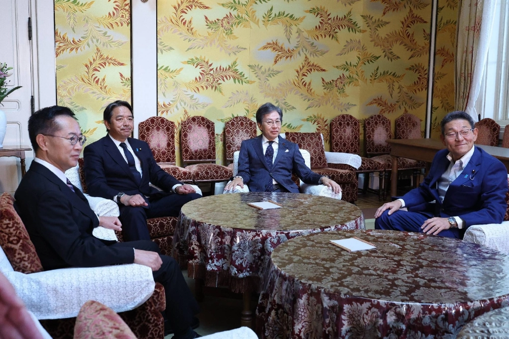 Officials from the Constitutional Democratic Party of Japan and the Democratic Party for the People in the Diet building on Wednesday Officials from the Constitutional Democratic Party of Japan and the Democratic Party for the People in the Diet building on Wednesday
