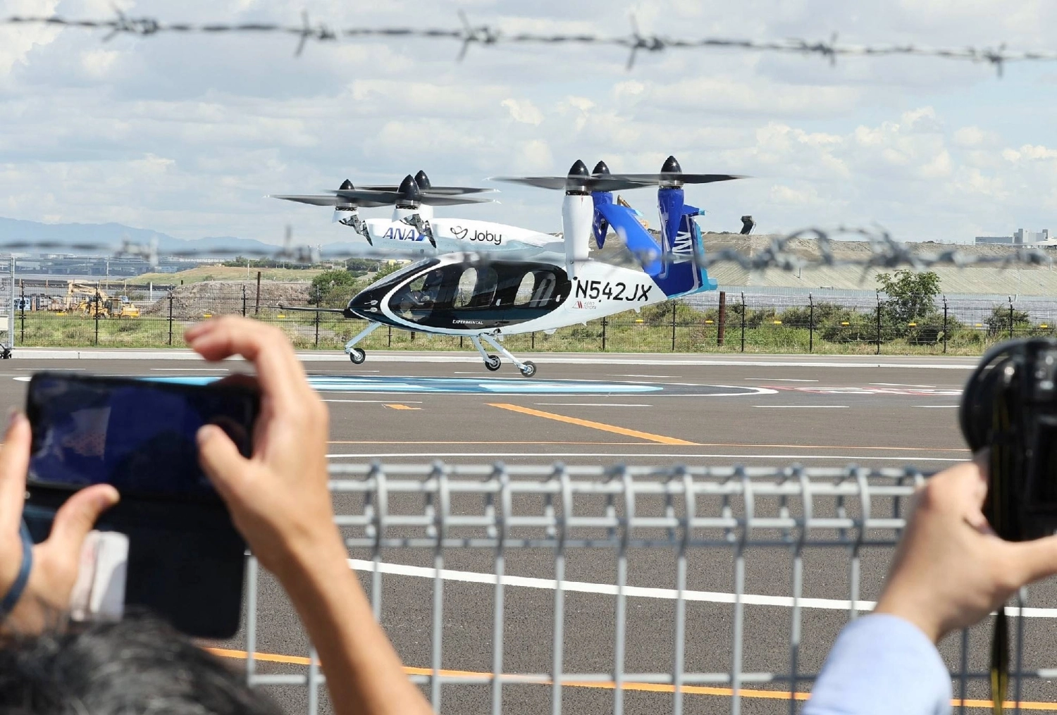 Flying electric taxis were among the technological highlights on display in recent weeks. Flying electric taxis were among the technological highlights on display in recent weeks.