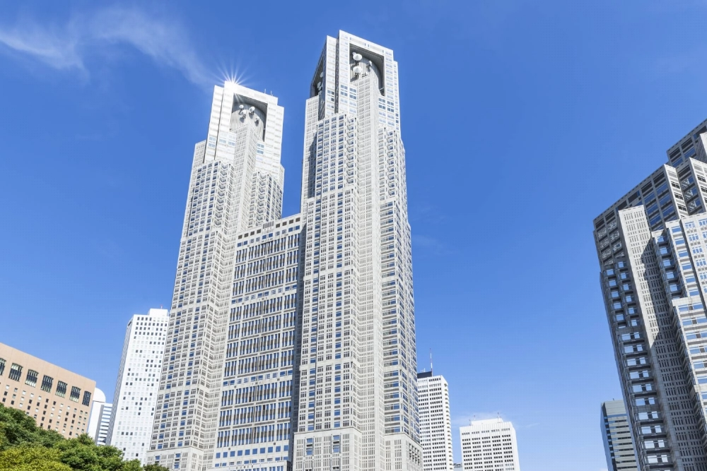 The Tokyo Metropolitan Government issued a €300 million (¥53 billion) bond on Tuesday to fund flood defenses and other climate-related measures.  The Tokyo Metropolitan Government issued a €300 million (¥53 billion) bond on Tuesday to fund flood defenses and other climate-related measures.