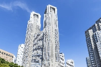 The Tokyo Metropolitan Government issued a €300 million (¥53 billion) bond on Tuesday to fund flood defenses and other climate-related measures.  | GETTY IMAGES