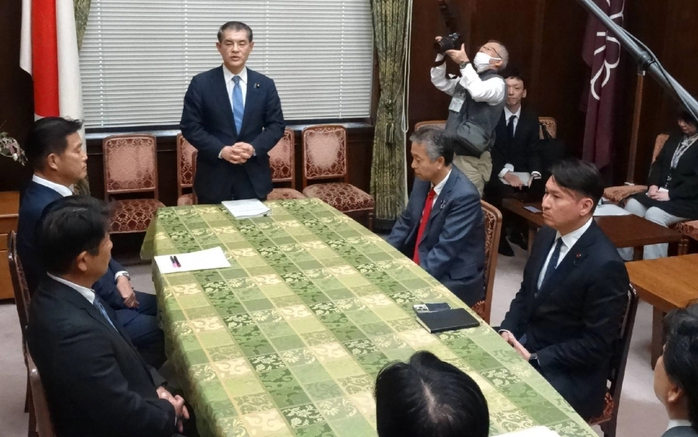 A meeting of officials from the Liberal Democratic Party, Japan Innovation Party and Komeito is held at the Diet building in Tokyo on Wednesday. A meeting of officials from the Liberal Democratic Party, Japan Innovation Party and Komeito is held at the Diet building in Tokyo on Wednesday.