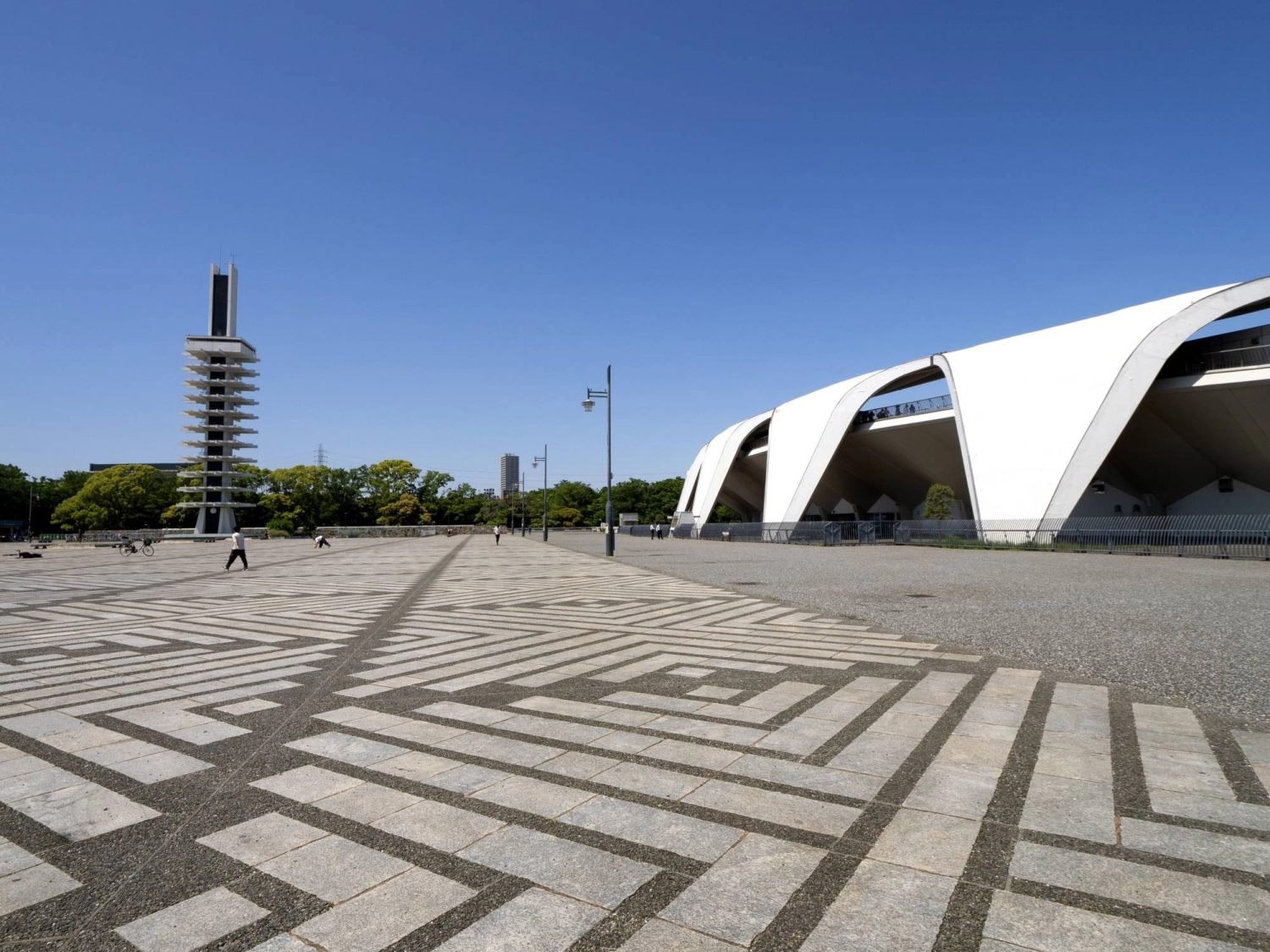 Komazawa Olympic Park is one of the many venues whose buildings have been outfitted with new lighting systems that will alert people in the event of a disaster. Komazawa Olympic Park is one of the many venues whose buildings have been outfitted with new lighting systems that will alert people in the event of a disaster.