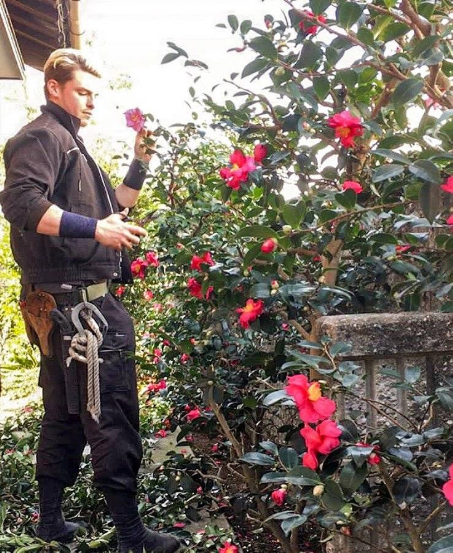 Murasame feels more than ever that gardening is his true calling. Murasame feels more than ever that gardening is his true calling.