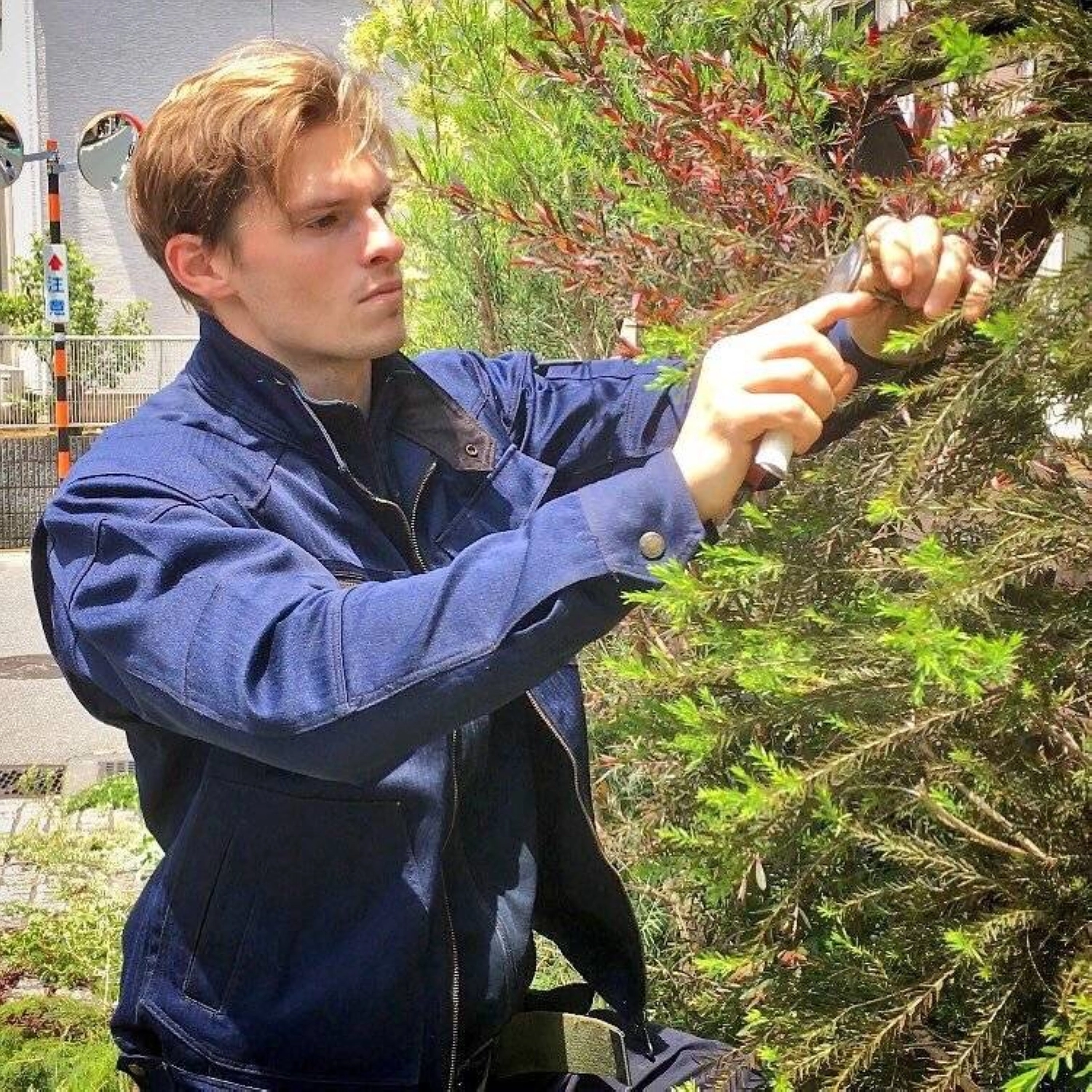 In creating a garden, Murasame believes it is important to let it feel untouched by human hands, while still expressing his own vision. In creating a garden, Murasame believes it is important to let it feel untouched by human hands, while still expressing his own vision.