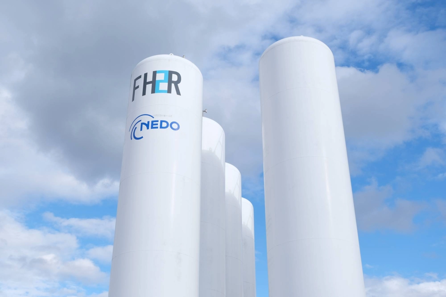 The key challenge remaining for the Fukushima Hydrogen Energy Research Field is to reduce the high costs of producing hydrogen. The key challenge remaining for the Fukushima Hydrogen Energy Research Field is to reduce the high costs of producing hydrogen.