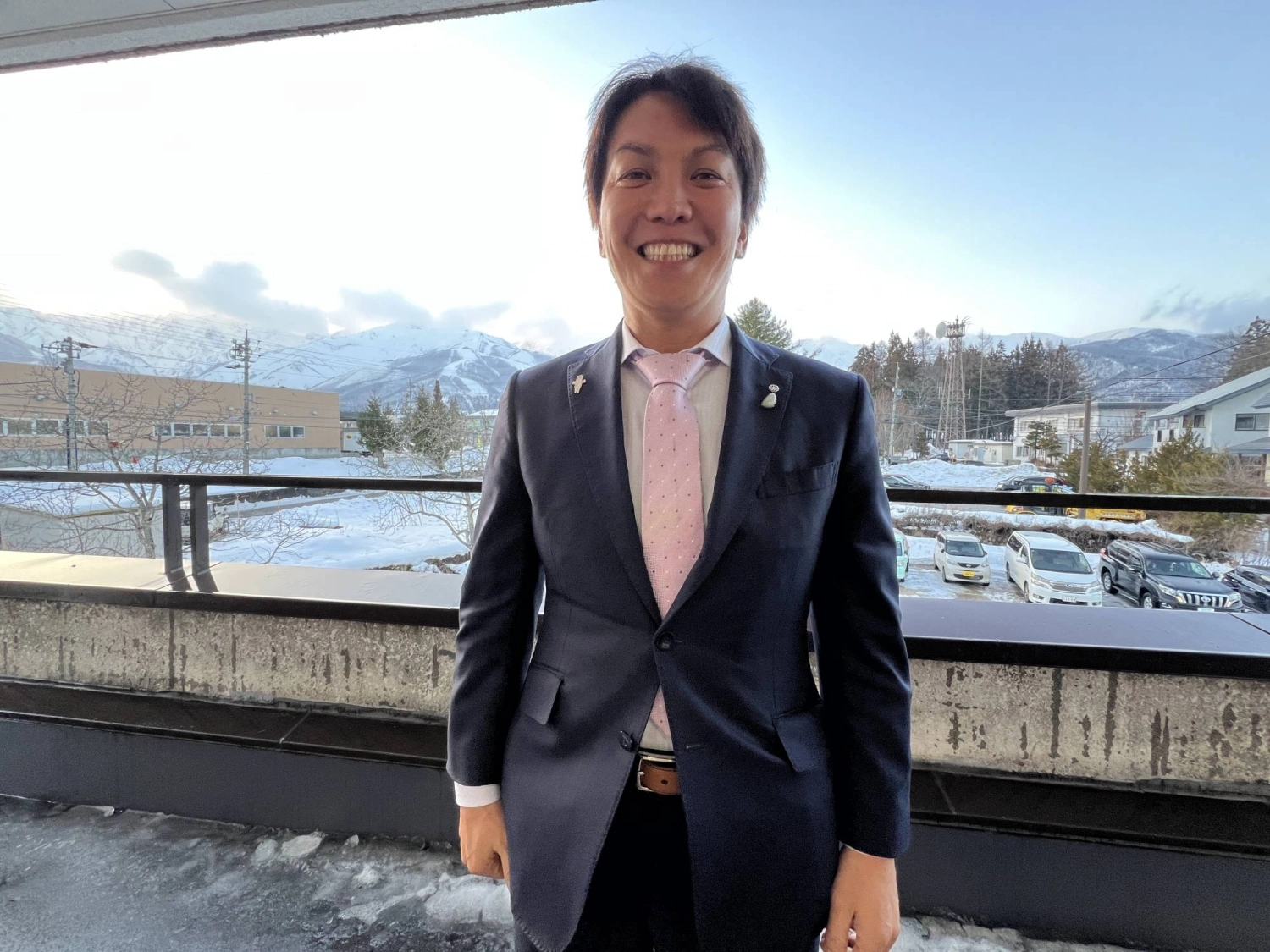 While an ordinance has been enacted to try and curb unruly behavior from overseas tourists in particular, Hakuba Mayor Toshiro Maruyama stresses the need to be welcoming to all guests. While an ordinance has been enacted to try and curb unruly behavior from overseas tourists in particular, Hakuba Mayor Toshiro Maruyama stresses the need to be welcoming to all guests.