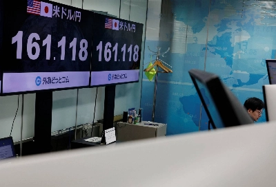The yen traded above the ¥161-to-the-dollar mark all day Friday in Tokyo.