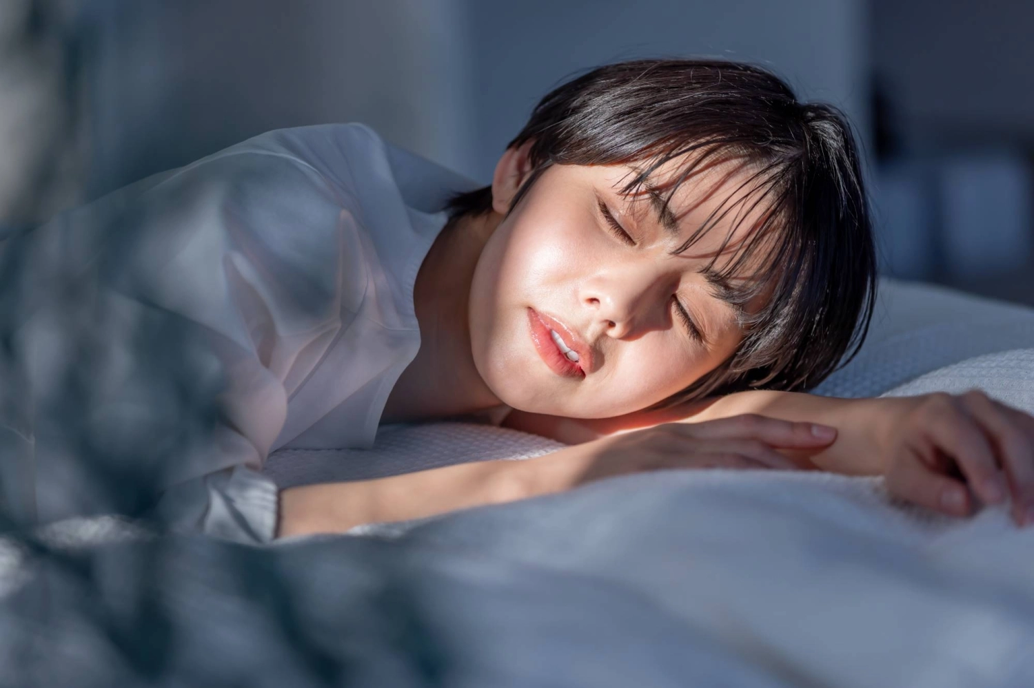 A chronic sleep shortage raises the risk of diabetes, high blood pressure and severe brain and heart conditions, experts say. A chronic sleep shortage raises the risk of diabetes, high blood pressure and severe brain and heart conditions, experts say.