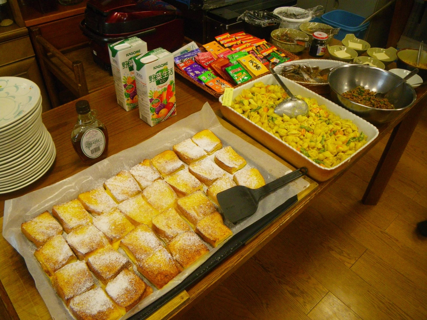 A morning buffet at the cafeteria of Syowa Station A morning buffet at the cafeteria of Syowa Station