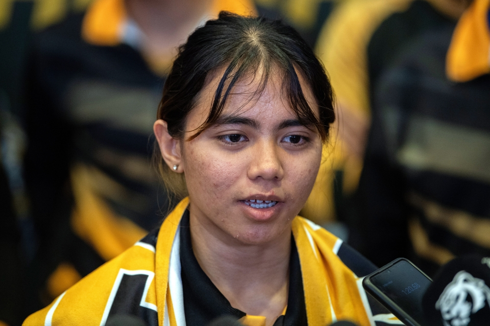 National track cyclist Nurul Izzah crashes in keirin race in Turkiye ...