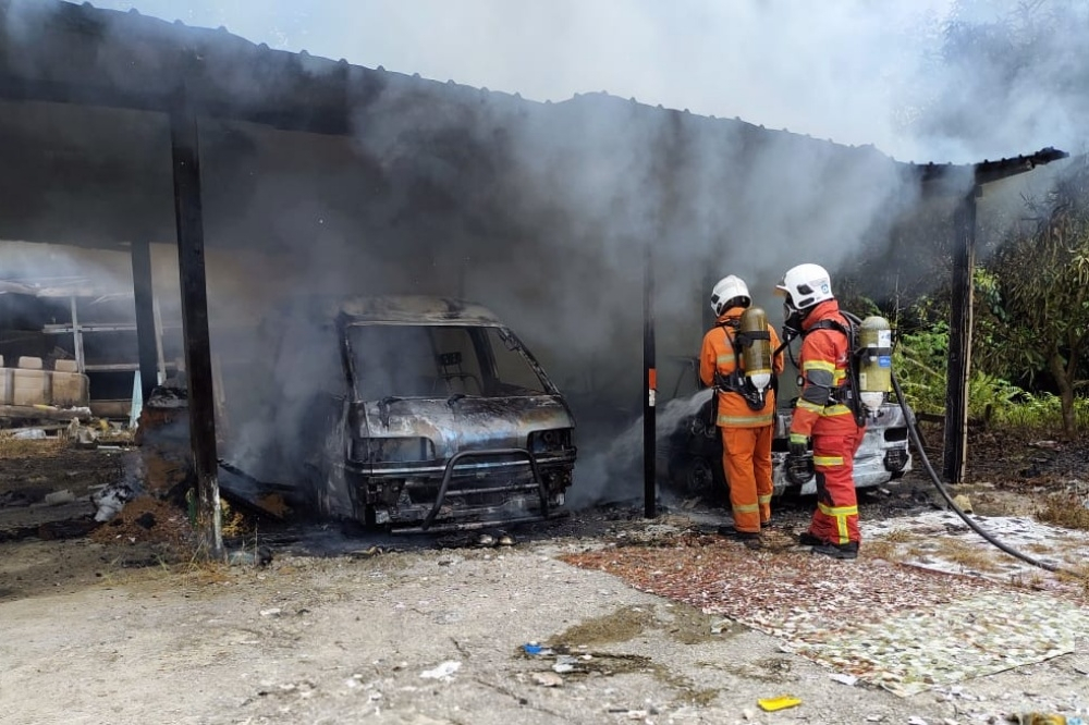 Back-to-back vehicle fires destroy two vehicles in Betong, damage one ...