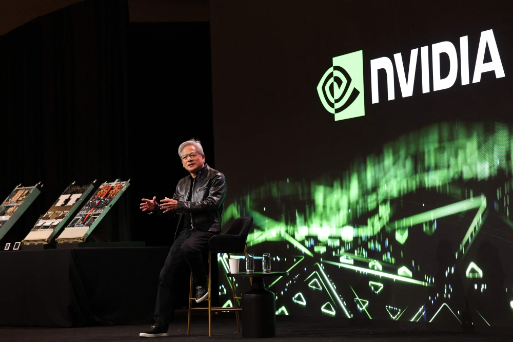 Apple Briefly Dethrones Nvidia in $5 Trillion Race as AI Bets Broaden