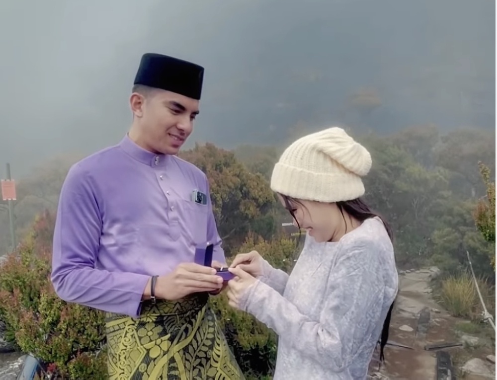 Peak romance: Why Syed Saddiq’s proposal left Bella Astillah breathless at 4,000 meters Muar MP Syed Saddiq shared a video of his proposal to actress-singer Bella Astillah atop Mount Kinabalu. — Facebook screenshot