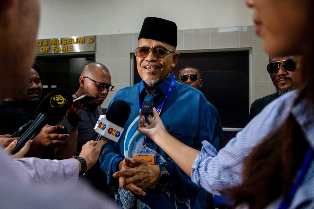 ‘Show me proof’: Perlis Perikatan rejects no-confidence plot talk as assembly delay fuels rumours Perlis Perikatan Nasional chairman Datuk Seri Shahidan Kassim said claims of a no-confidence plot against the Perlis menteri besar are baseless. — Bernama pic