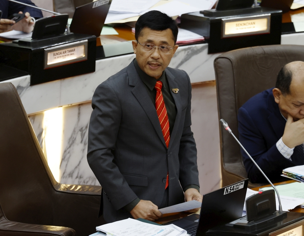 Selangor excos demand firm police and MCMC action over viral post insulting Sultan Selangor Housing and Culture Committee chairman Datuk Borhan Aman Shah. — Bernama pic