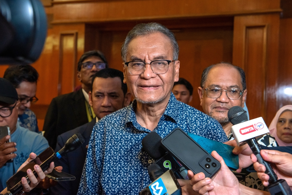 Health minister assures no cuts to treatment, emergency care under Budget 2026 reprioritisation The government’s adjustment to operating expenditure will not affect essential healthcare services, including treatment, emergency care and the supply of medicines, Health Minister Datuk Seri Dr Dzulkefly Ahmad said. — Bernama pic
