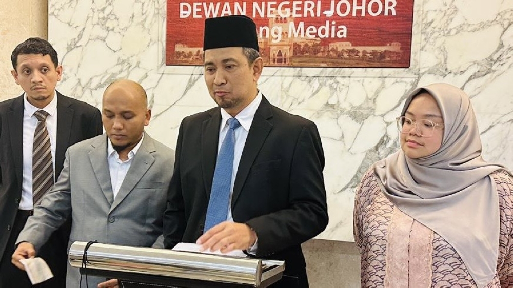 Perikatan to contest all 56 Johor seats, open to Muda collaboration in upcoming state polls Johor Parti Pribumi Bersatu Malaysia (Bersatu) chief Datuk Dr Sahruddin Jamal said PN and its parties are prepared to face the state election at any time. — Picture by Ben Tan